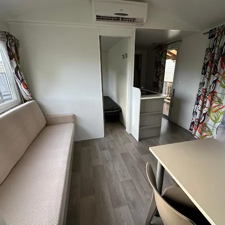 Campingplatz 4-6 Personnes *